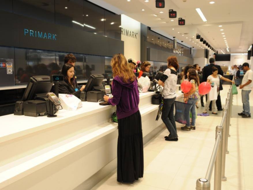 Primark sta assumendo centinaia di lavoratori in vari settori.