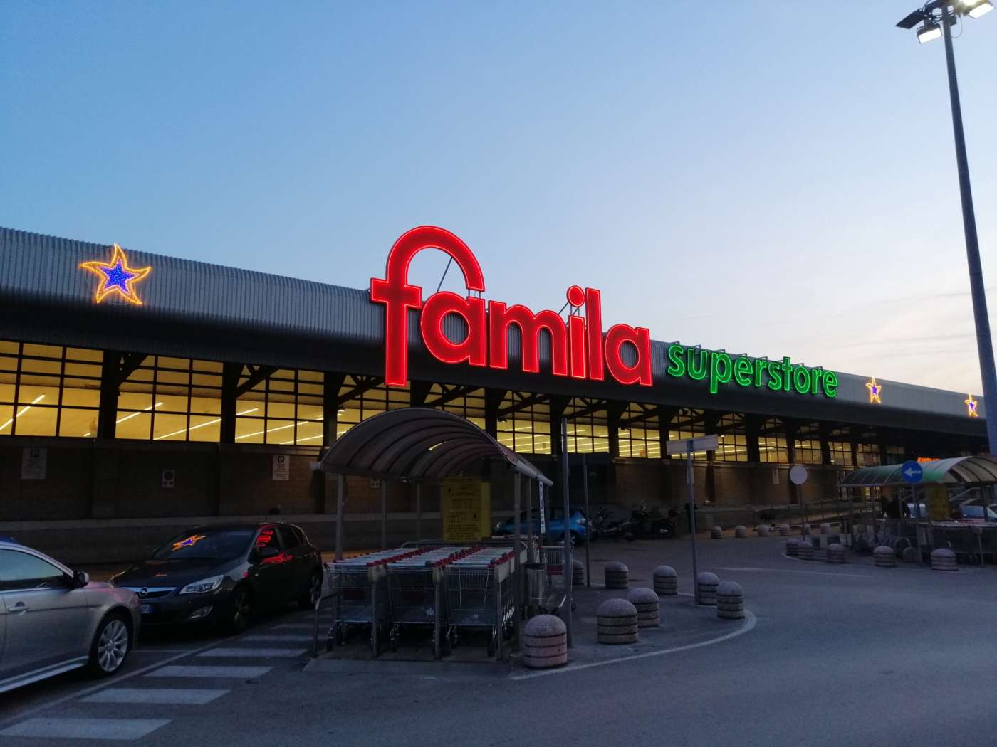 Famila assume! Unisciti al nostro team.